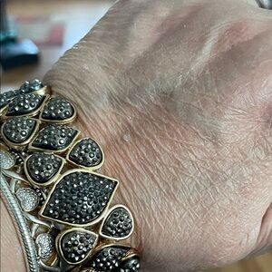 Elegant Gold and Black Women's Bracelet